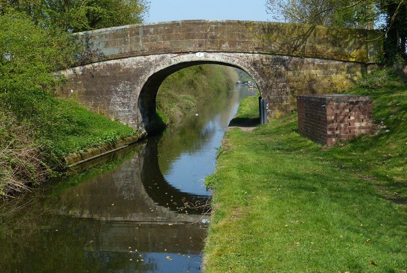 File:Bridge No. 7, Shropshire Union Canal.jpg