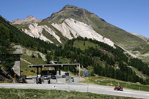 File:Forcola di Livigno.jpg