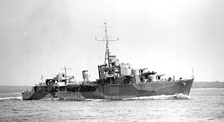 File:HMCS Iroquois (G89) underway, circa in 1942.jpg