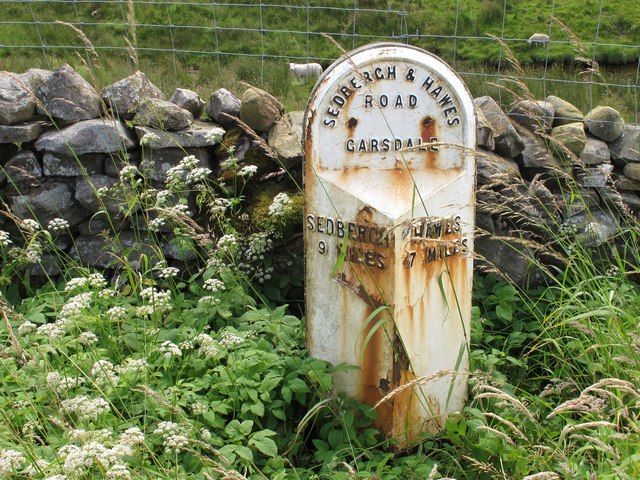 File:Milestone 9 miles from Sedbergh, Garsdale.jpg