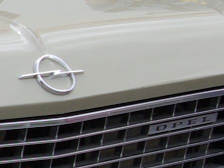 File:Opel Kapitän B BW 1 (1969) Logo-only.jpg