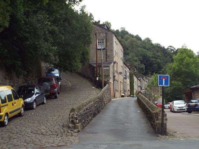 File:Royd Terrace, Hebden Bridge.jpg