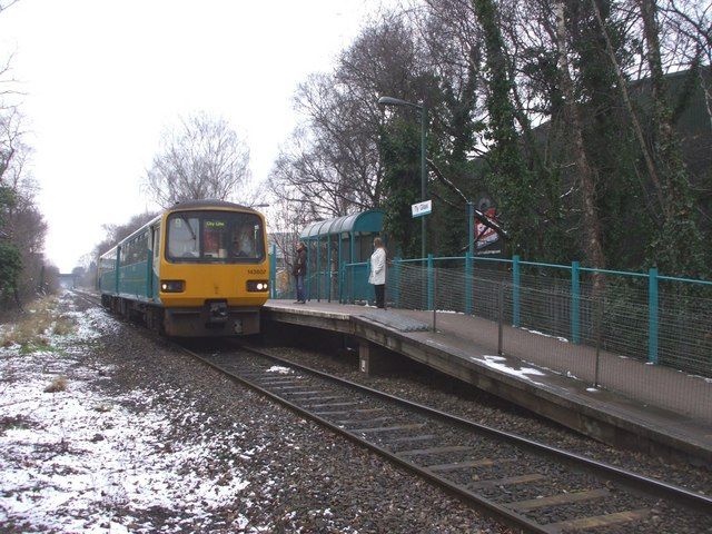 File:Ty Glas railway station in 2009.jpg