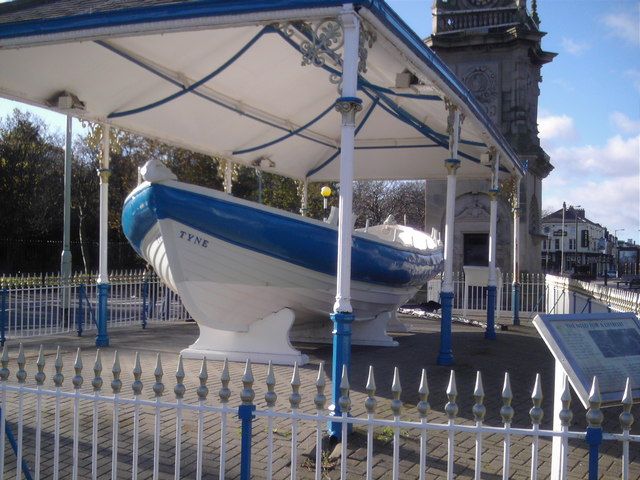 File:Tyne Lifeboat - geograph.org.uk - 197804.jpg