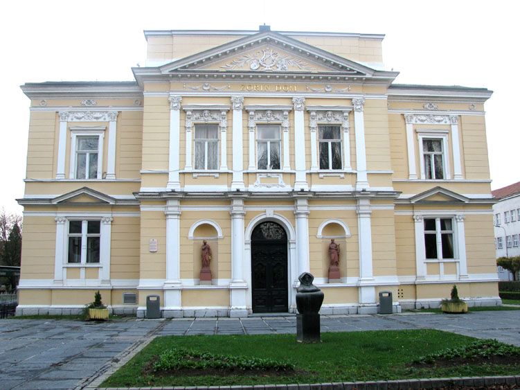 File:Zorin dom Karlovac.jpg