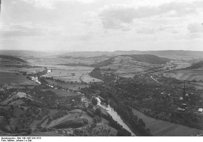 File:Bundesarchiv Bild 146-1987-041-07A, Saaletal bei Kahla.jpg