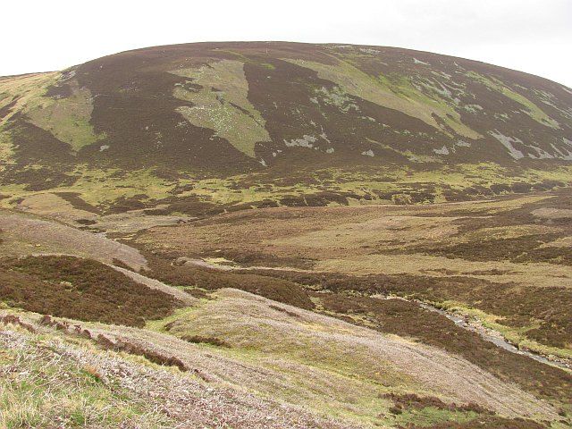 File:Hunt Hill - geograph.org.uk - 1874672.jpg