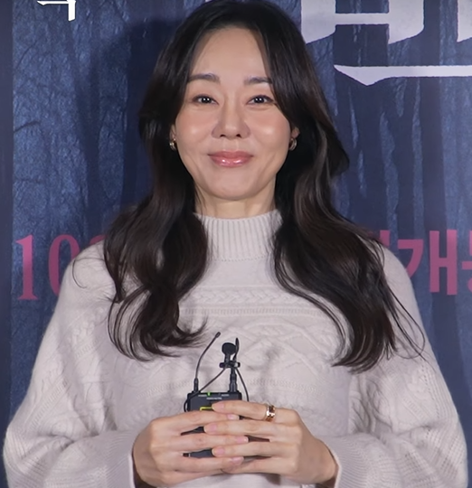 File:Kim Yun-Jin 김윤진 2022.png