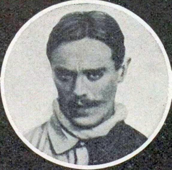 File:Marius Royet footballeur, vers 1900.jpg