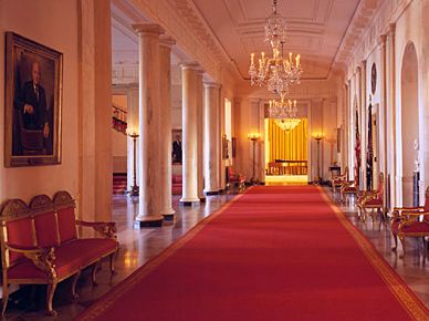 File:White-house-floor1-cross-Hall.jpg