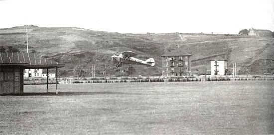 File:Campo de Lamiako en 1900.jpg