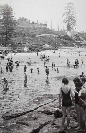 File:Clovelly Cove NSW from Randwick Library.jpg