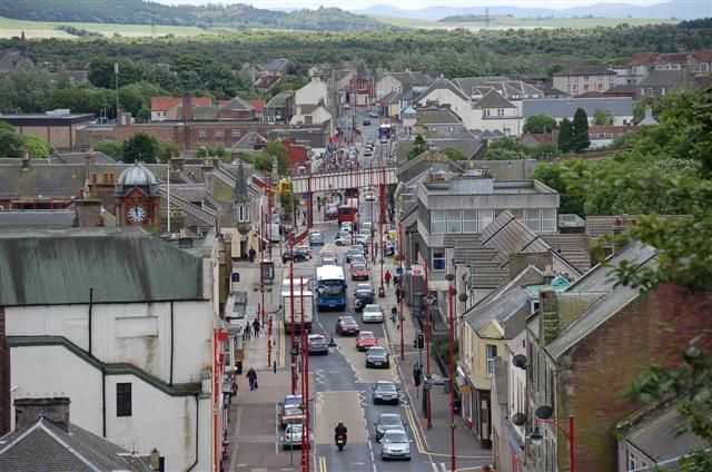 File:Cowdenbeath High Street.jpg