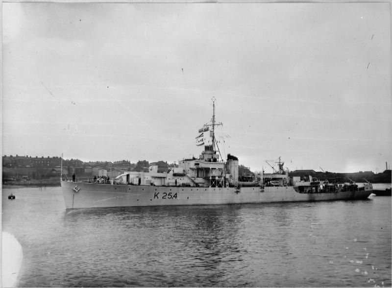 File:HMS Ettrick 1944 IWM FL 11755.jpg