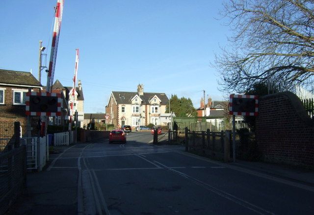 File:Level crossing on Skerne Road (geograph 4287548).jpg