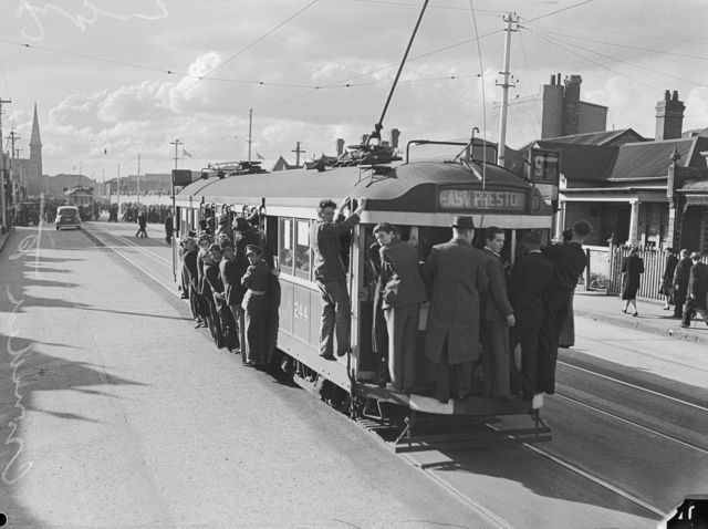 File:Melbourne tram surf.jpg