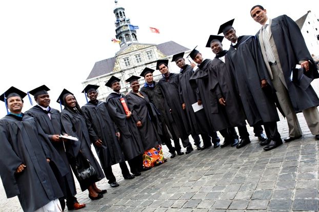 File:MsMGraduates.jpg