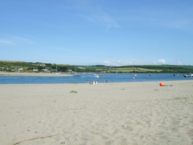 File:Poppit Sands - geograph.org.uk - 1184671.jpg