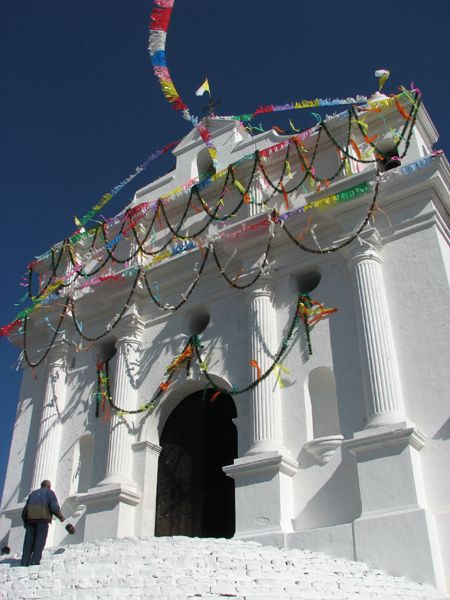 File:Santo Tomas Church, Chichicastenango.jpg