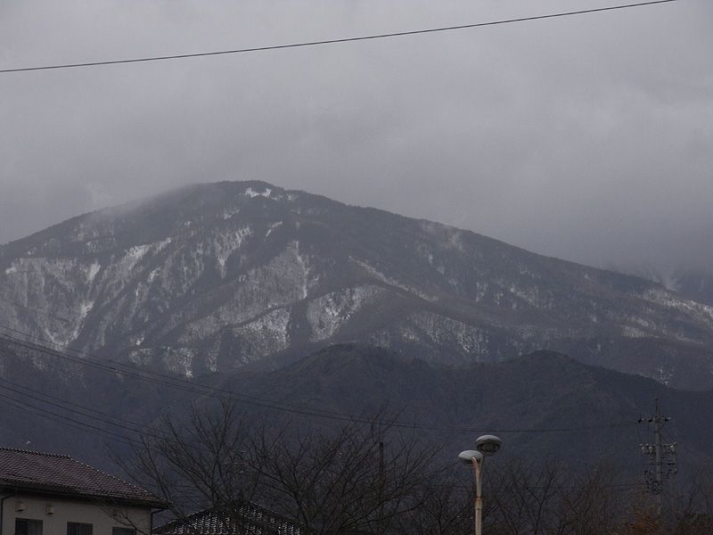 File:鍋冠山（安曇野市）.jpg