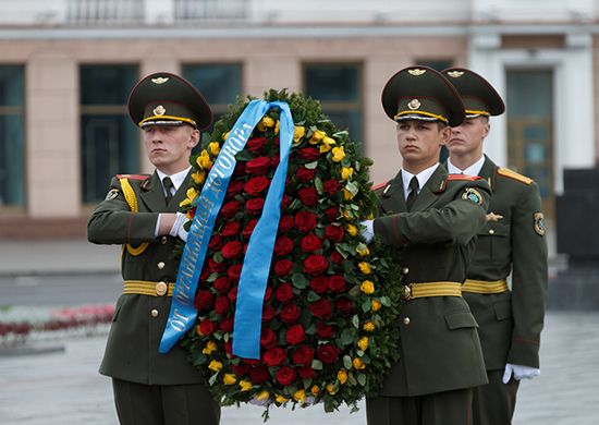 File:Belarusian Honor Guards.jpg