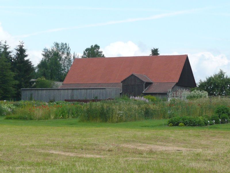 File:BotGartenBth ehemBauernhof.JPG