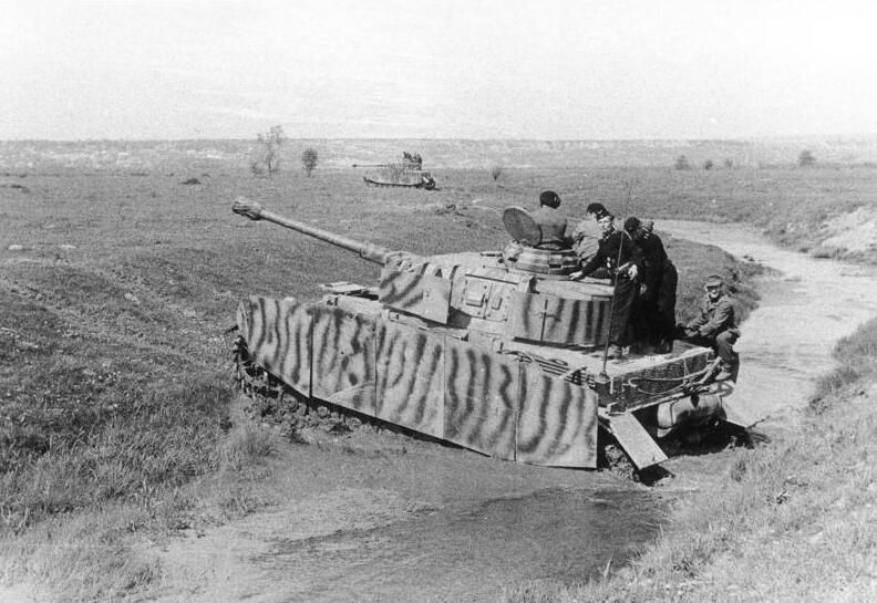 File:Bundesarchiv Bild 101I-711-0421-07, Russland, Panzer IV.jpg