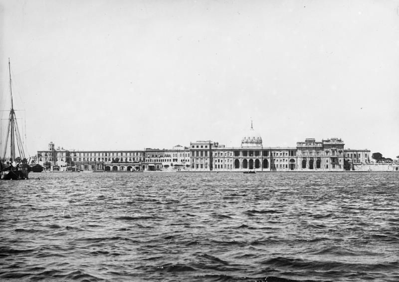 File:Bundesarchiv Bild 102-12200, Alexandria, Ras-El-Tine-Palast.jpg