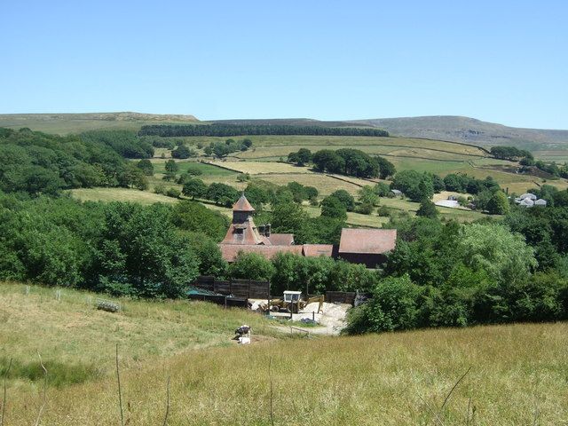 File:Laneside Farm, Glossop.jpg