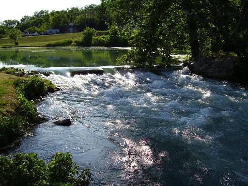 File:Mammoth Spring near average.JPG