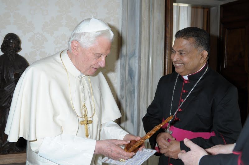 File:Mar Mathew Arackal with Pope.jpg