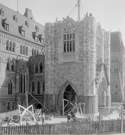 File:Peace Tower Construction.jpg