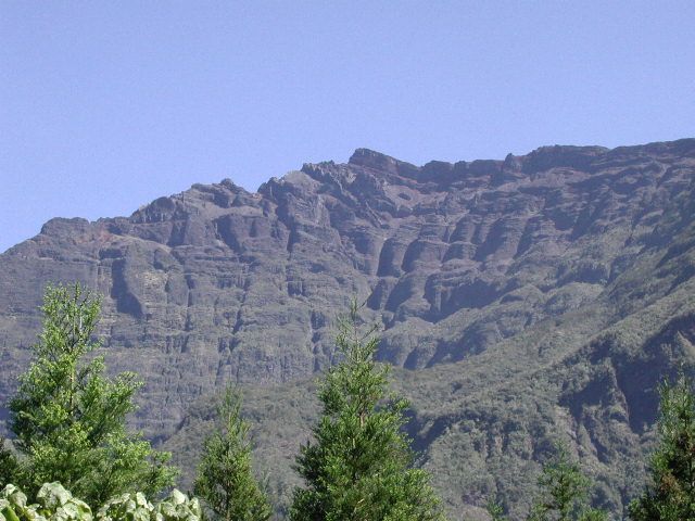 File:Piton des neiges.jpg