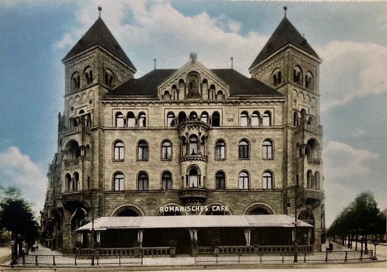 File:Romanisches Cafe im 2. romanischen Haus.jpg