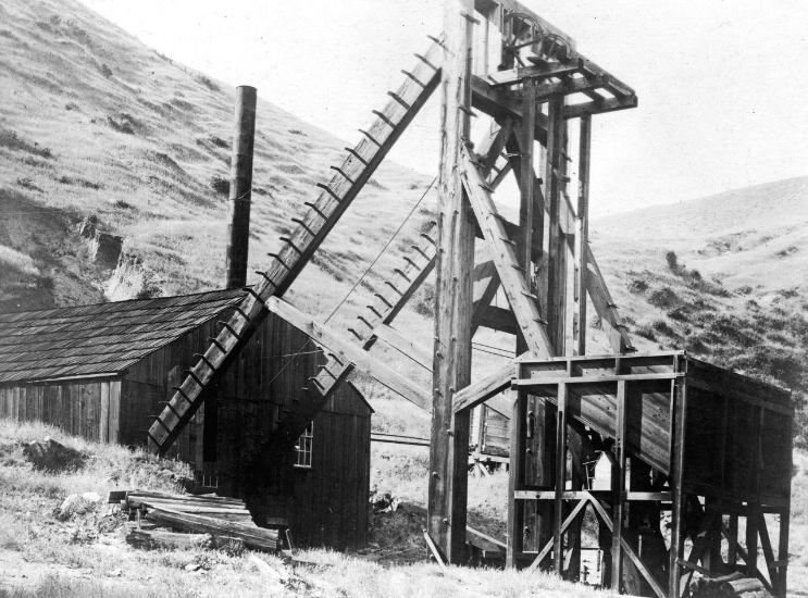 File:Carmel coal mine headstock.png