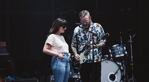 File:Geneviève Racette avec Dallas Green.jpg