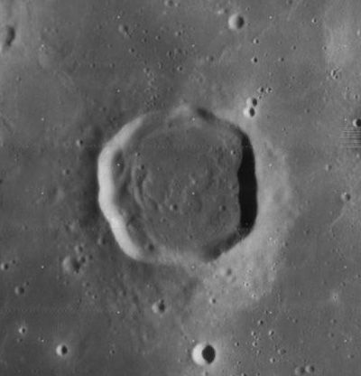 File:Lassell crater 4113 h2.jpg