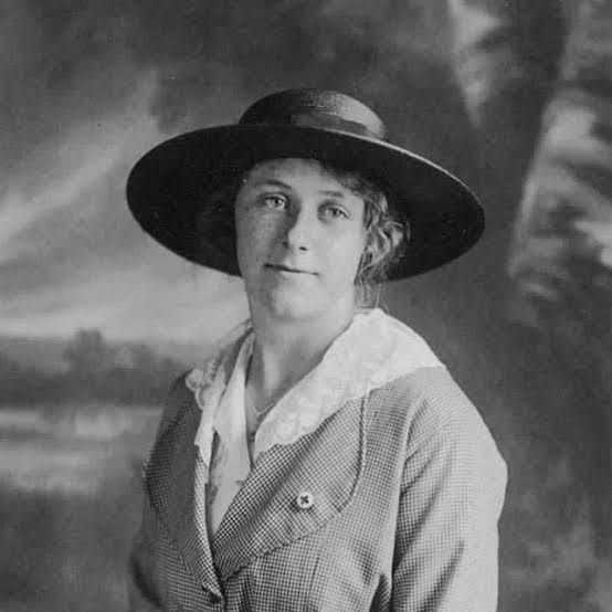 File:Alice Kent Stoddard, c. 1910.jpg