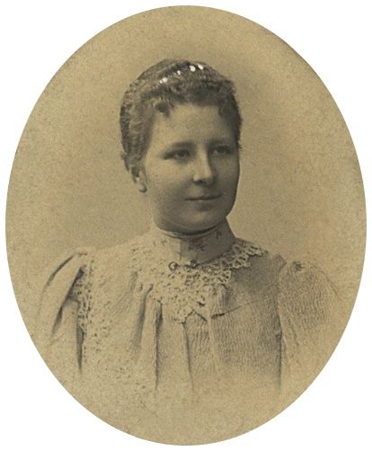 File:Antonia Pilars Portrait 1896 (edit).jpg