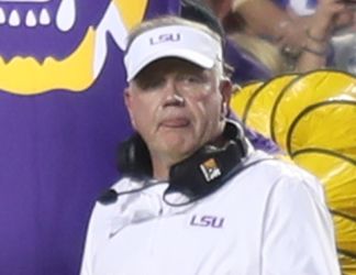 File:Brian Kelly Coaches LSU 09 (cropped).jpg