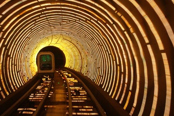 File:Bund Sightseeing Tunnel 2528.JPG