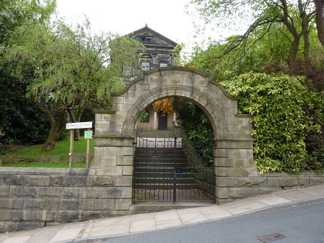 File:Entrance, Birchcliffe Centre.jpg