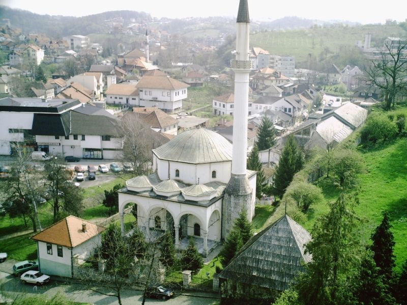 File:Gradacac 04 - Dzamija Husejnija (II).JPG