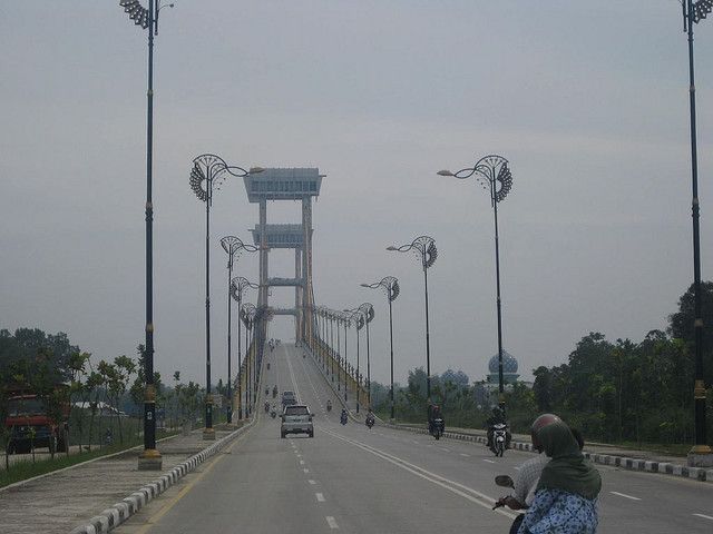 File:Jembatan Siak.jpg