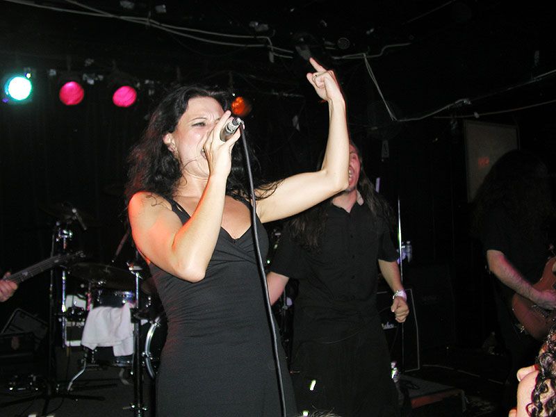 File:Lacuna Coil 2003.jpg