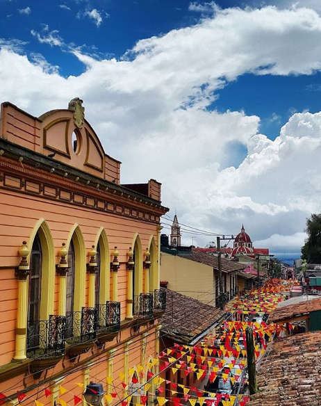 File:Vista de casas de naolinco.png