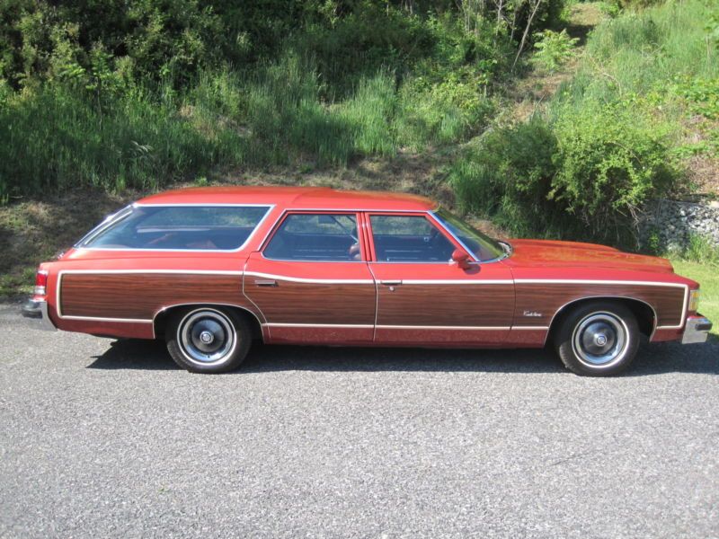 File:1976 Pontiac Safari wagon.jpg