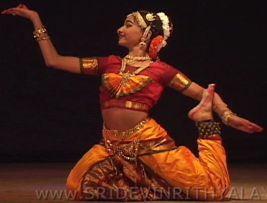 File:Bharatanatyam 24.jpg