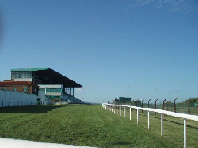 File:Brighton Racecourse - geograph.org.uk - 1333958.jpg