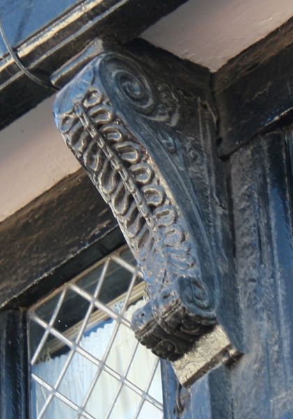 File:Crown Inn, Nantwich (detail).jpg